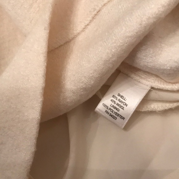 🌺 Banana Republic fully lined Ivory skirt. - Picture 8 of 8